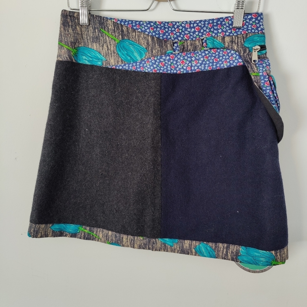 Moshiki Reversible Adjustable Wrap Mini Skirt - Picture 6 of 8